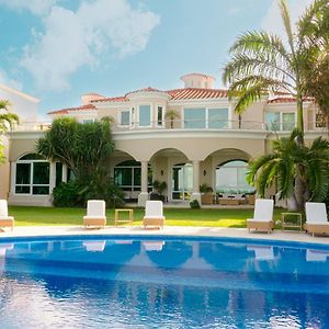 Villa con Vistas a la Playa